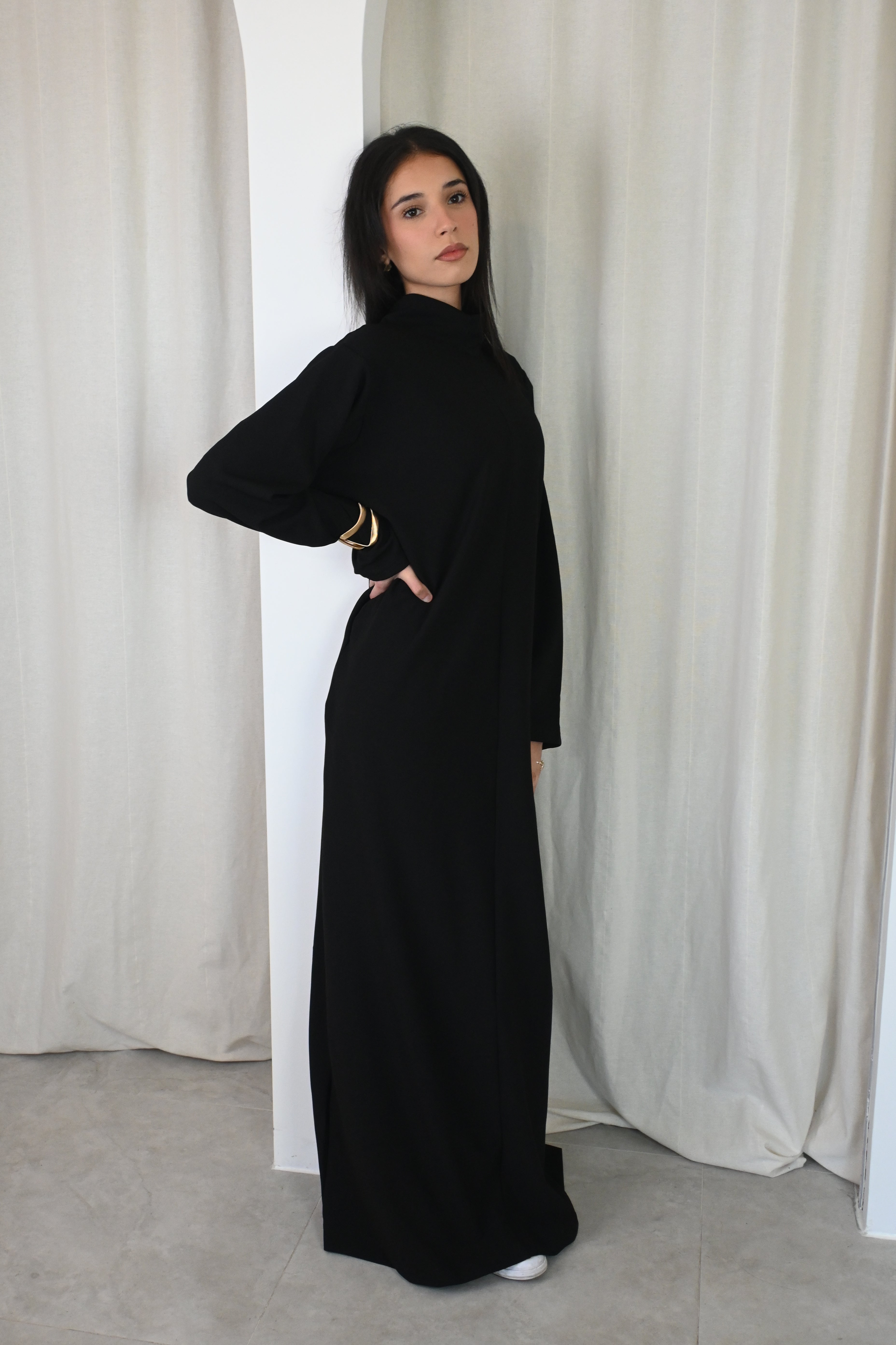 Black Mock Neck Abaya